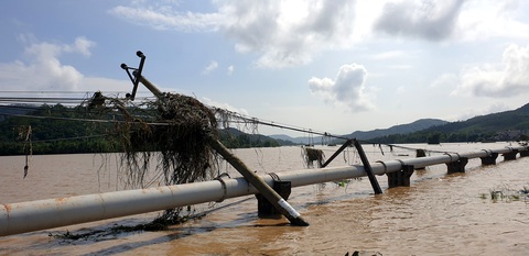 ‘Lũ cuốn bay nhà rồi, lấy nơi nào mà ở’ - Ảnh 6. ‘Lũ cuốn bay nhà rồi, lấy nơi nào mà ở’ - Ảnh 6.