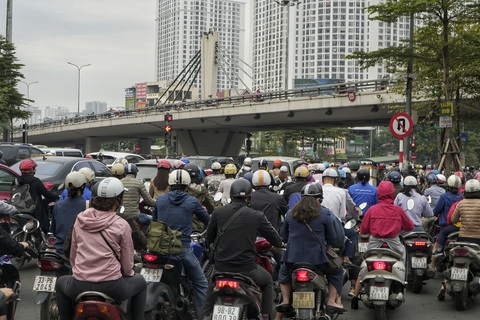 Phó giám đốc Sở GTVT Hà Nội: Tổ chức giao thông ở Ngã Tư Sở là phù hợp - Ảnh 2. Phó giám đốc Sở GTVT Hà Nội: Tổ chức giao thông ở Ngã Tư Sở là phù hợp - Ảnh 2.
