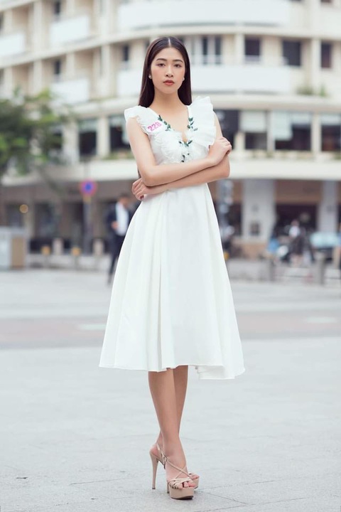 Vẻ duyên dáng của tiếp viên hàng không thi hoa hậu Đặng Vân Ly - Ảnh 1. Vẻ duyên dáng của tiếp viên hàng không thi hoa hậu Đặng Vân Ly - Ảnh 1.