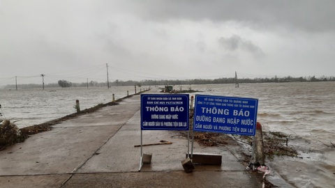 Mưa lớn, nước sông dâng quá nhanh, Quảng Nam lại ngập sâu - Ảnh 3. Mưa lớn, nước sông dâng quá nhanh, Quảng Nam lại ngập sâu - Ảnh 3.