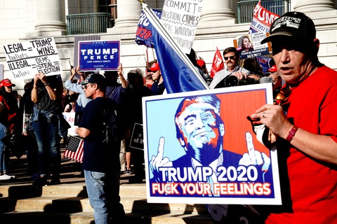 Nếu kiện bất thành, ông Trump sẽ viết sách và tham gia show truyền hình? - Ảnh 1. Nếu kiện bất thành, ông Trump sẽ viết sách và tham gia show truyền hình? - Ảnh 1.