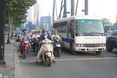 Nam Bộ bắt đầu chuyển mùa, thời tiết ôn hòa, mưa giảm - Ảnh 1. Nam Bộ bắt đầu chuyển mùa, thời tiết ôn hòa, mưa giảm - Ảnh 1.