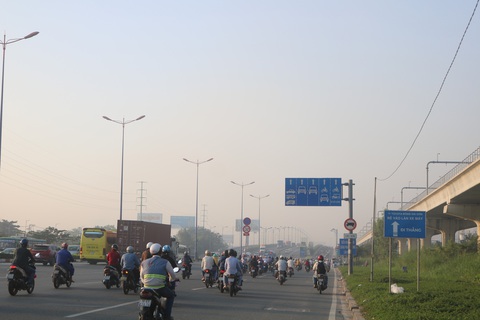 Nam Bộ bắt đầu chuyển mùa, thời tiết ôn hòa, mưa giảm - Ảnh 3. Nam Bộ bắt đầu chuyển mùa, thời tiết ôn hòa, mưa giảm - Ảnh 3.