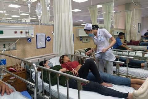 Suất ăn giữa ca thường từ 11.000 - 14.000 đồng - Ảnh 1. Suất ăn giữa ca thường từ 11.000 - 14.000 đồng - Ảnh 1.