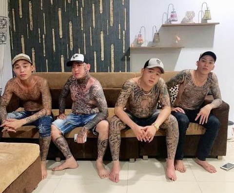 Bắt hơn 80 người trong vụ ‘băng áo cam’ đại náo ở quận Bình Tân - Ảnh 3. Bắt hơn 80 người trong vụ ‘băng áo cam’ đại náo ở quận Bình Tân - Ảnh 3.