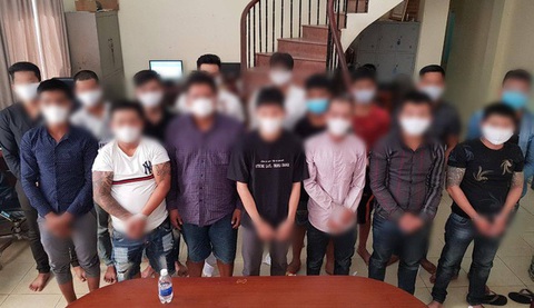 Bắt hơn 80 người trong vụ ‘băng áo cam’ đại náo ở quận Bình Tân - Ảnh 1. Bắt hơn 80 người trong vụ ‘băng áo cam’ đại náo ở quận Bình Tân - Ảnh 1.