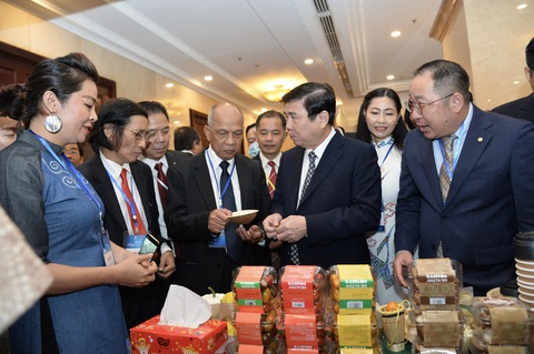 Cùng kiều bào Mỹ xây dựng mạng lưới phân phối, đưa hàng Việt Nam ra thế giới - Ảnh 1. Cùng kiều bào Mỹ xây dựng mạng lưới phân phối, đưa hàng Việt Nam ra thế giới - Ảnh 1.