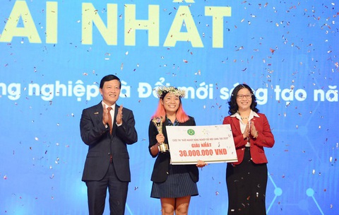Chủ nhân dự án khởi nghiệp hộp lá chuối ép thừa nhận dùng ảnh Photoshop dự thi - Ảnh 2. Chủ nhân dự án khởi nghiệp hộp lá chuối ép thừa nhận dùng ảnh Photoshop dự thi - Ảnh 2.