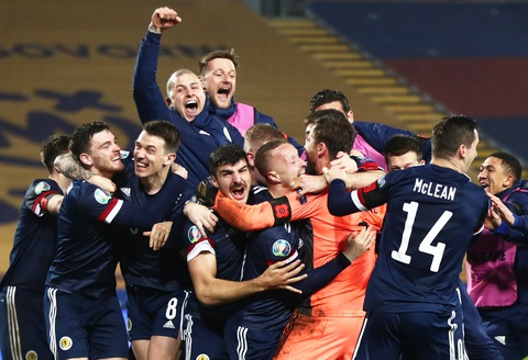 Đánh bại Serbia trên chấm luân lưu, Scotland giành vé dự VCK Euro sau 25 năm - Ảnh 1. Đánh bại Serbia trên chấm luân lưu, Scotland giành vé dự VCK Euro sau 25 năm - Ảnh 1.