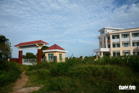 Trường nghề 60 tỉ đồng bỏ trống 2 năm nay không rõ nguyên nhân - Ảnh 1. Trường nghề 60 tỉ đồng bỏ trống 2 năm nay không rõ nguyên nhân - Ảnh 1.