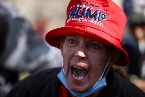 Người ủng hộ và người phản đối ông Trump đối đầu nhau ở thủ đô Washington - Ảnh 4. Người ủng hộ và người phản đối ông Trump đối đầu nhau ở thủ đô Washington - Ảnh 4.