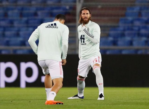 Ramos 2 lần đá hỏng phạt đền trong ngày lập kỷ lục - Ảnh 1. Ramos 2 lần đá hỏng phạt đền trong ngày lập kỷ lục - Ảnh 1.