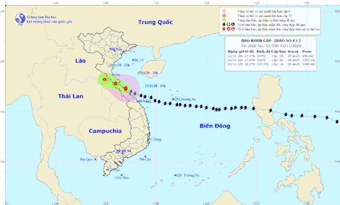 Bão đi dọc bờ biển miền Trung, gây gió mạnh, mưa to - Ảnh 1. Bão đi dọc bờ biển miền Trung, gây gió mạnh, mưa to - Ảnh 1.