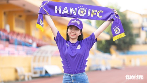 Bán áo đấu chính hãng ở Việt Nam: Nhà tài trợ thua trắng - Ảnh 1. Bán áo đấu chính hãng ở Việt Nam: Nhà tài trợ thua trắng - Ảnh 1.