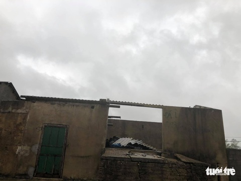 Bão đi dọc bờ biển miền Trung, gây gió mạnh, mưa to - Ảnh 11. Bão đi dọc bờ biển miền Trung, gây gió mạnh, mưa to - Ảnh 11.