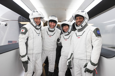 Thừa thắng xông lên, sáng mai SpaceX đưa 4 nhà du hành lên ISS - Ảnh 1. Thừa thắng xông lên, sáng mai SpaceX đưa 4 nhà du hành lên ISS - Ảnh 1.