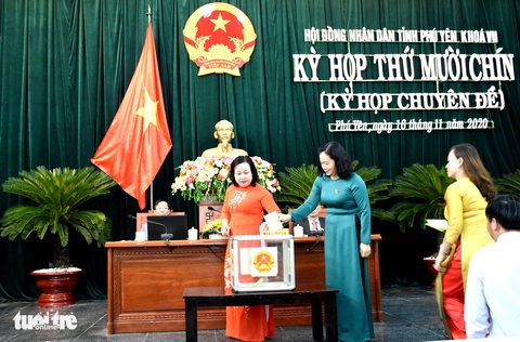 Phú Yên bầu bổ sung chủ tịch HĐND, chủ tịch và 2 phó chủ tịch UBND tỉnh - Ảnh 2. Phú Yên bầu bổ sung chủ tịch HĐND, chủ tịch và 2 phó chủ tịch UBND tỉnh - Ảnh 2.