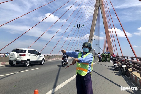 Gặp biệt đội bảo vệ cầu Cần Thơ - Ảnh 4. Gặp biệt đội bảo vệ cầu Cần Thơ - Ảnh 4.