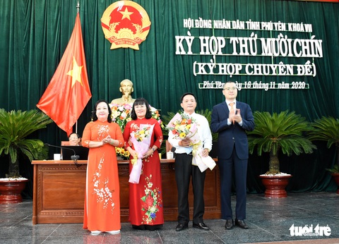Phú Yên bầu bổ sung chủ tịch HĐND, chủ tịch và 2 phó chủ tịch UBND tỉnh - Ảnh 4. Phú Yên bầu bổ sung chủ tịch HĐND, chủ tịch và 2 phó chủ tịch UBND tỉnh - Ảnh 4.