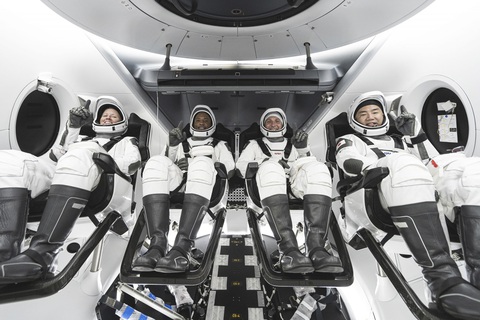 Rồng của SpaceX đã bay vào không gian - Ảnh 1. Rồng của SpaceX đã bay vào không gian - Ảnh 1.