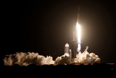 Rồng của SpaceX đã bay vào không gian - Ảnh 2. Rồng của SpaceX đã bay vào không gian - Ảnh 2.