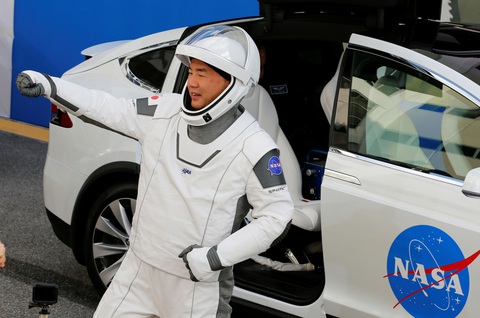 Rồng của SpaceX đã bay vào không gian - Ảnh 7. Rồng của SpaceX đã bay vào không gian - Ảnh 7.