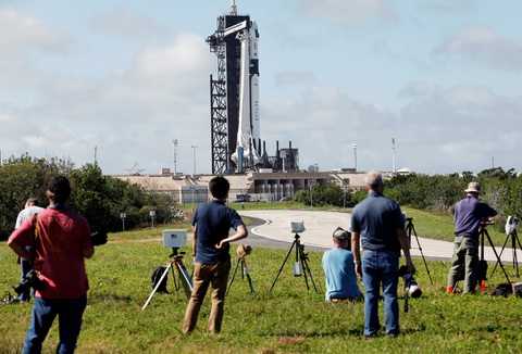 Rồng của SpaceX đã bay vào không gian - Ảnh 9. Rồng của SpaceX đã bay vào không gian - Ảnh 9.