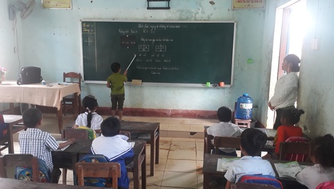Sau gần một tháng bị đất đá vùi lấp, trường Hướng Việt đón trò trở lại - Ảnh 1. Sau gần một tháng bị đất đá vùi lấp, trường Hướng Việt đón trò trở lại - Ảnh 1.