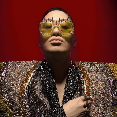 Cuối năm, ca sĩ ồ ạt ra album nuôi đam mê và vẽ chân dung âm nhạc - Ảnh 4. Cuối năm, ca sĩ ồ ạt ra album nuôi đam mê và vẽ chân dung âm nhạc - Ảnh 4.