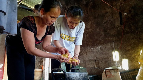 Mùa tiếp sức đặc biệt: Rưng rưng người khó giúp người khó hơn - Ảnh 1. Mùa tiếp sức đặc biệt: Rưng rưng người khó giúp người khó hơn - Ảnh 1.