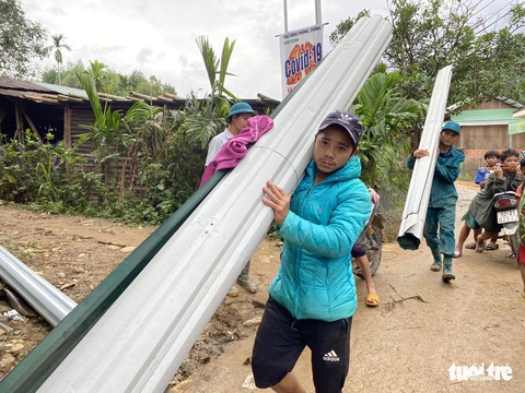 Làng Tăk Pát hoang tàn sau lũ quét - Ảnh 20. Làng Tăk Pát hoang tàn sau lũ quét - Ảnh 20.