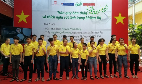 Thông điệp trân quý bản thân từ những người khiếm thị - Ảnh 2. Thông điệp trân quý bản thân từ những người khiếm thị - Ảnh 2.