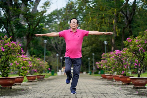 ‘1 thử thách, 2 dấu hiệu’ đơn giản kiểm tra nguy cơ đột quỵ tuổi 50 - Ảnh 1. ‘1 thử thách, 2 dấu hiệu’ đơn giản kiểm tra nguy cơ đột quỵ tuổi 50 - Ảnh 1.