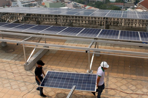 Xử sao với pin mặt trời hết đát? - Ảnh 1. Xử sao với pin mặt trời hết đát? - Ảnh 1.