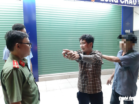Đang bị truy nã tội giao cấu với trẻ em, nam thanh niên lại bị bắt khi... đi cướp - Ảnh 1. Đang bị truy nã tội giao cấu với trẻ em, nam thanh niên lại bị bắt khi... đi cướp - Ảnh 1.