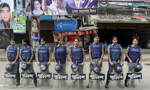 Bangladesh thành lập đơn vị cảnh sát toàn nữ để chống bạo lực trên mạng - Ảnh 1. Bangladesh thành lập đơn vị cảnh sát toàn nữ để chống bạo lực trên mạng - Ảnh 1.