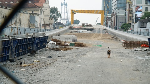Dự án cầu Thủ Thiêm 2 ngưng làm do ‘đói’ vốn và mặt bằng - Ảnh 2. Dự án cầu Thủ Thiêm 2 ngưng làm do ‘đói’ vốn và mặt bằng - Ảnh 2.
