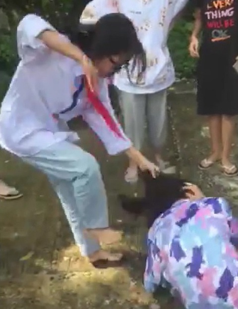 Cơ quan chức năng xác minh, làm rõ vụ nữ sinh bị đánh đập, quay video tung lên mạng - Ảnh 1. Cơ quan chức năng xác minh, làm rõ vụ nữ sinh bị đánh đập, quay video tung lên mạng - Ảnh 1.