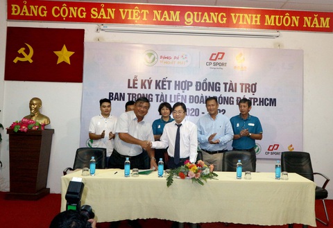 Trọng tài TP.HCM được tài trợ trang phục hơn 200 triệu đồng - Ảnh 1. Trọng tài TP.HCM được tài trợ trang phục hơn 200 triệu đồng - Ảnh 1.