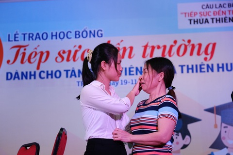 Vào đại học từ căn nhà hoang không điện, nước - Ảnh 2. Vào đại học từ căn nhà hoang không điện, nước - Ảnh 2.