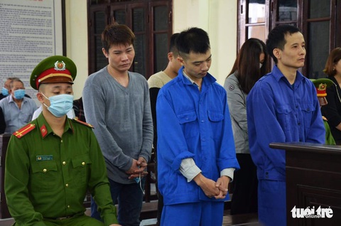 Vợ cựu chủ tịch phường thuê người đánh cán bộ tư pháp hộ tịch lĩnh 12 tháng tù - Ảnh 2. Vợ cựu chủ tịch phường thuê người đánh cán bộ tư pháp hộ tịch lĩnh 12 tháng tù - Ảnh 2.