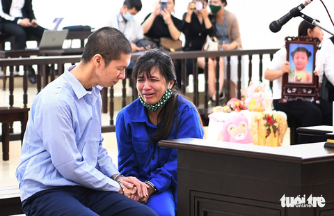 Tuyên tử hình cha dượng đánh chết bé gái 3 tuổi - Ảnh 1. Tuyên tử hình cha dượng đánh chết bé gái 3 tuổi - Ảnh 1.