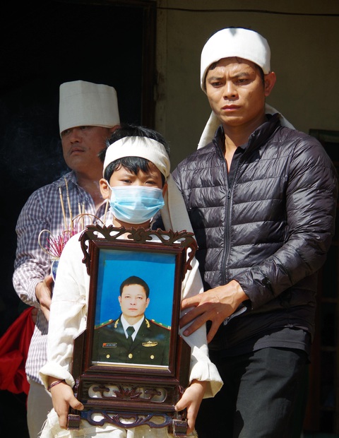Một sĩ quan biên phòng hi sinh khi đi chống dịch COVID-19 - Ảnh 1. Một sĩ quan biên phòng hi sinh khi đi chống dịch COVID-19 - Ảnh 1.