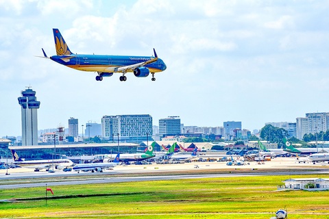 Vì sao phải giải cứu Vietnam Airlines? - Ảnh 1. Vì sao phải giải cứu Vietnam Airlines? - Ảnh 1.