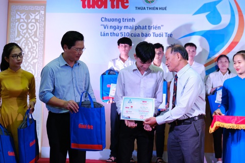 Cuộc gặp đầy nước mắt của hai mẹ con tân sinh viên nghèo xứ Huế - Ảnh 6. Cuộc gặp đầy nước mắt của hai mẹ con tân sinh viên nghèo xứ Huế - Ảnh 6.