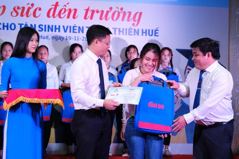Cuộc gặp đầy nước mắt của hai mẹ con tân sinh viên nghèo xứ Huế - Ảnh 5. Cuộc gặp đầy nước mắt của hai mẹ con tân sinh viên nghèo xứ Huế - Ảnh 5.