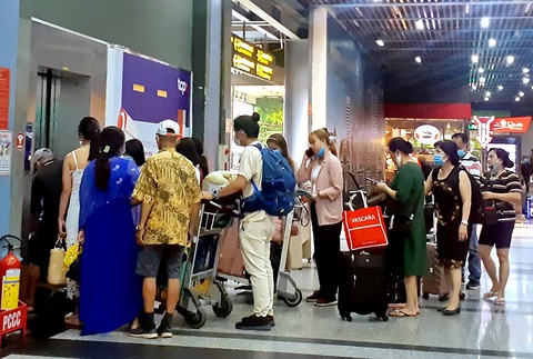 Đi máy bay không mệt bằng từ sân bay về nhà - Ảnh 1. Đi máy bay không mệt bằng từ sân bay về nhà - Ảnh 1.