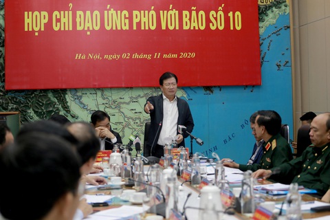 Phó thủ tướng: Không vì bão không lớn mà chủ quan, đặc biệt lưu ý sạt lở đất - Ảnh 1. Phó thủ tướng: Không vì bão không lớn mà chủ quan, đặc biệt lưu ý sạt lở đất - Ảnh 1.