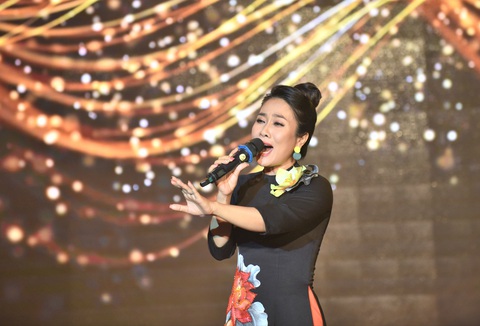 Cùng em vượt lũ: Thêm 2,1 tỉ đồng giúp học sinh Quảng Trị - Ảnh 5. Cùng em vượt lũ: Thêm 2,1 tỉ đồng giúp học sinh Quảng Trị - Ảnh 5.