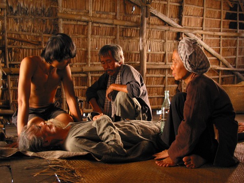 Thương tiếc nghệ sĩ Ánh Hoa: Bà má Nam Bộ từ tốn, giản dị và mộc mạc - Ảnh 3. Thương tiếc nghệ sĩ Ánh Hoa: Bà má Nam Bộ từ tốn, giản dị và mộc mạc - Ảnh 3.